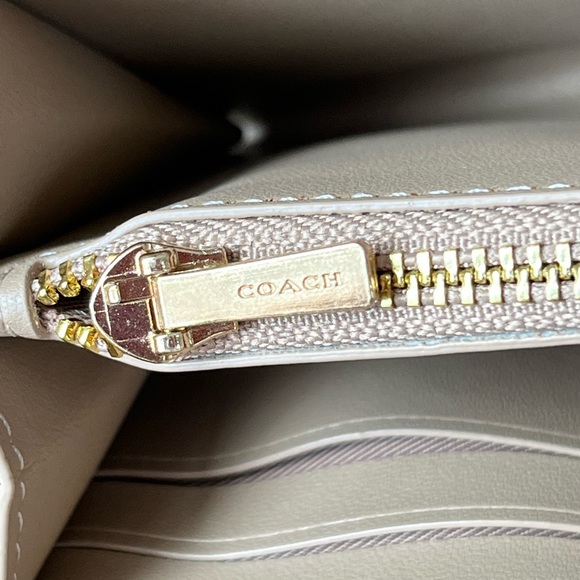Coach Wallet🎈🎈 - Picture 6 of 9